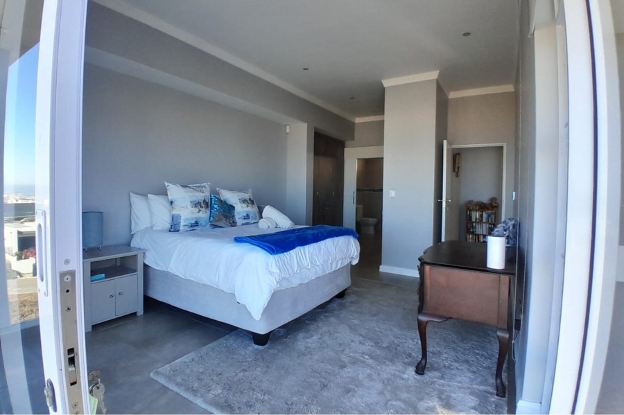 4 Bedroom Property for Sale in Yzerfontein Western Cape